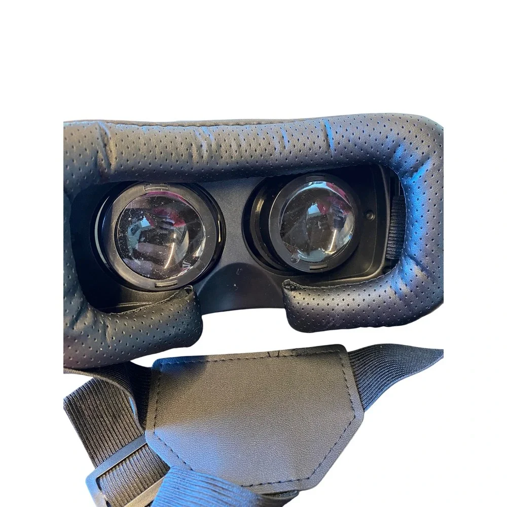 Aeroski Power Pro VR Headset Goggles White Black Virtual Reality Never Used‎